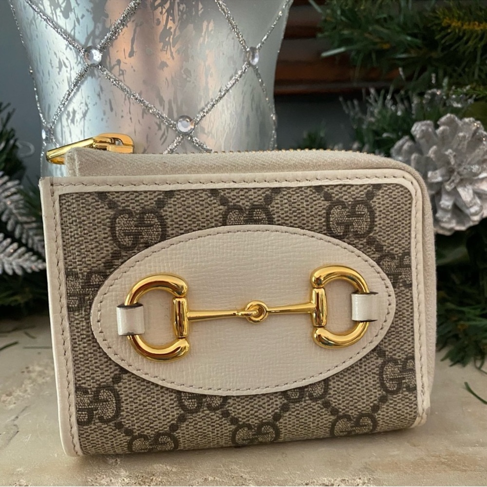 EUC Gucci Horsebit Compact Beige and Gold Zip Wallet